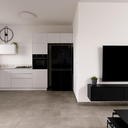 Stunning And Spacious In Kiryat Ata Qiryat Ata Eksteriør bilde