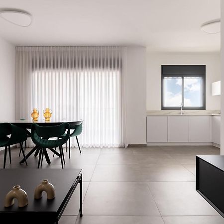 Stunning And Spacious In Kiryat Ata Qiryat Ata Eksteriør bilde