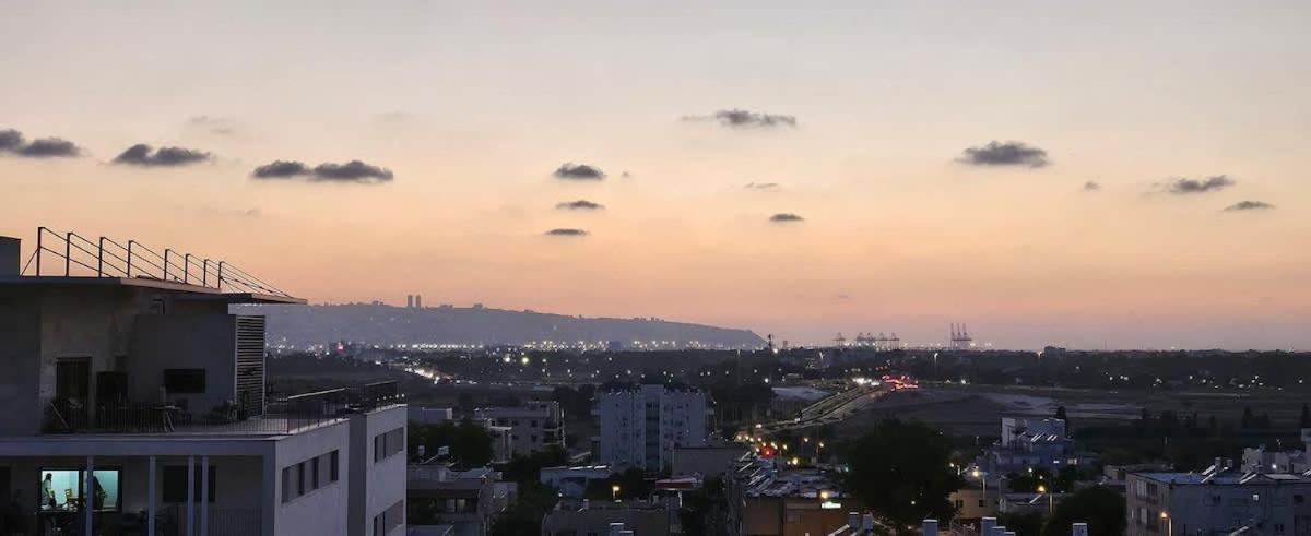 Stunning And Spacious In Kiryat Ata Qiryat Ata Eksteriør bilde